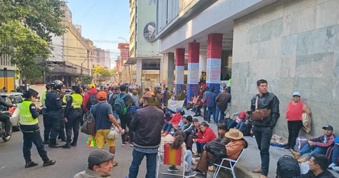 Pobladores de Maracaná se movilizan ante MOPC por caminos