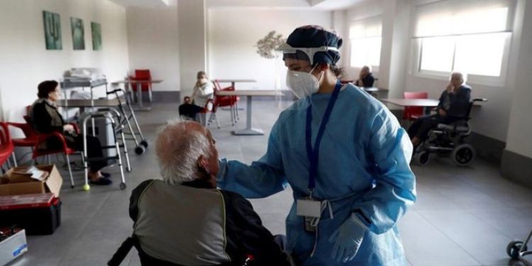 España autoriza tercera dosis de vacuna anticovid a los mayores de 70 años