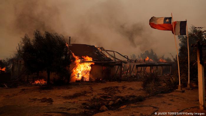 Chile: muertos por incendios llegan a 22 y heridos suman 554