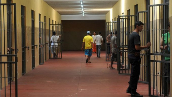 Miembros del PCC piden destitución del director de Institutos Penales