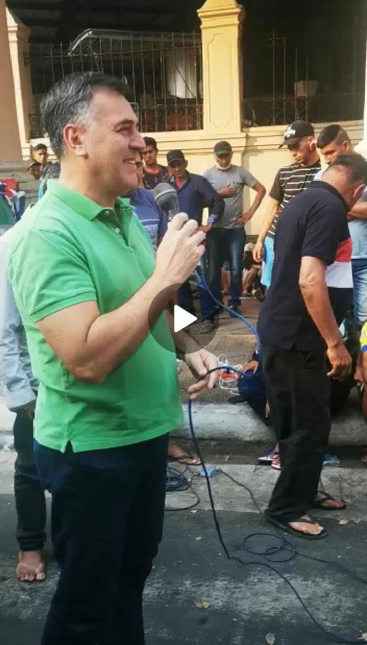 Supuesto líder arenga a campesinos: tiren sus tapabocas, no sirven para nada