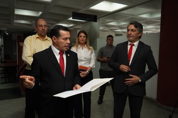 Exigen datos sobre pérdidas de la ANDE