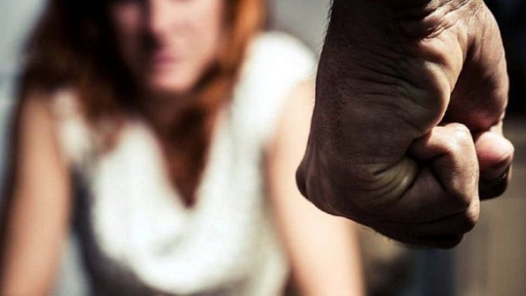 Fiscalía imputa a abogado por violencia familiar