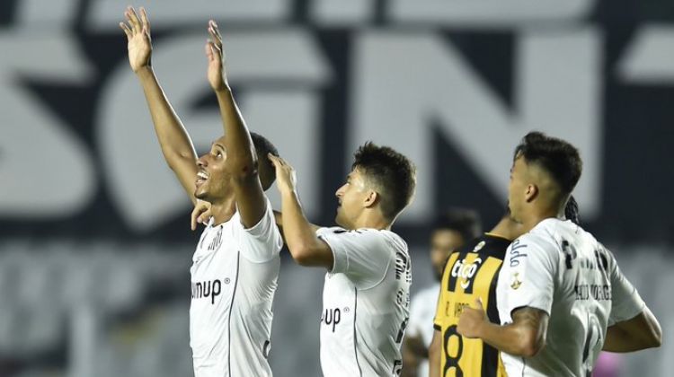 Santos le da la bienvenida a Florentín con una terrible goleada