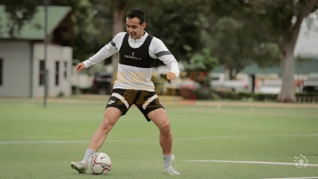 Recoleta suma al zaguero Cardozo
