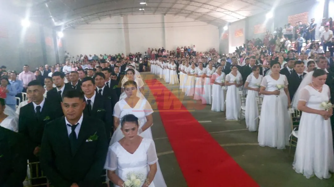 87 parejas unieron sus vidas en boda comunitaria en General Resquín