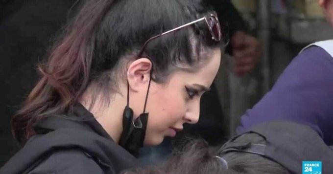 Irán: anuncian orden de detención de dos mujeres por no utilizar el velo islámico