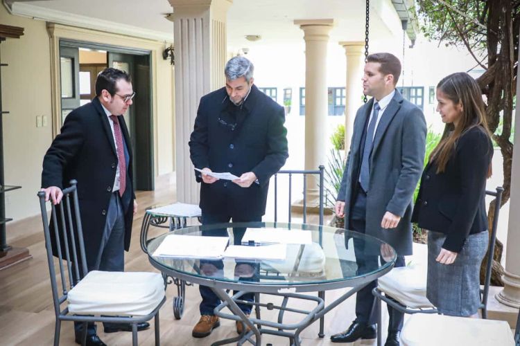 Marito promulga el Protocolo para la Eliminación del Comercio Ilícito de Productos de Tabaco