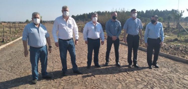 Avanza trabajo de pavimentación desde Cerro Corái hasta el cementerio Suizo-Alemán