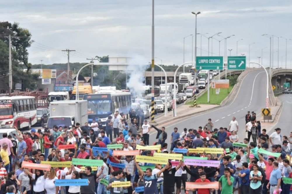 Caravana de importadores de usados se dirige a Asunción