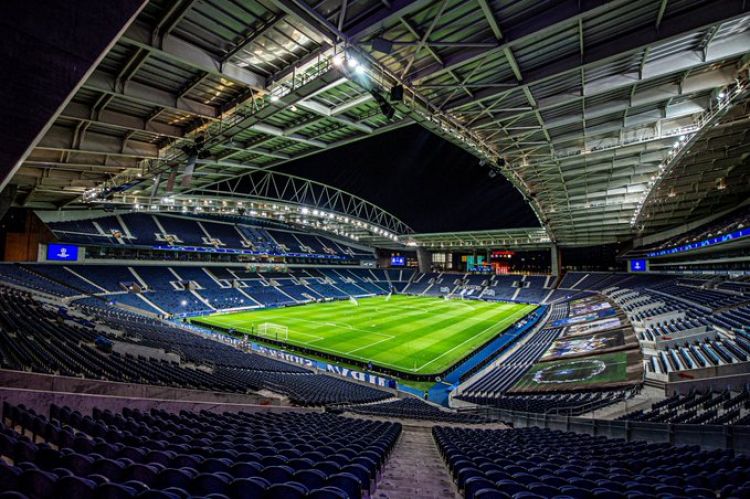 La UEFA anuncia que habrá espectadores en la final de Champions League