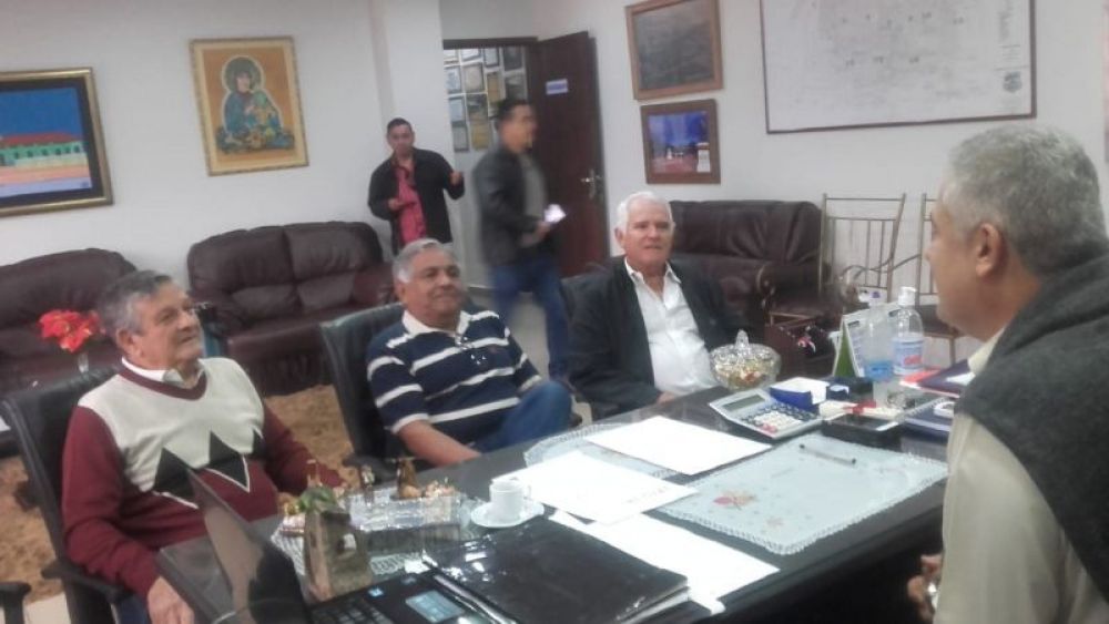 Glorias del deporte amambaiense expresaron su total apoyo al intendente José Carlos Acevedo