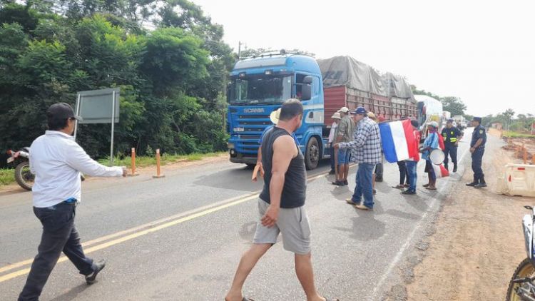 Camioneros se reúnen: se oponen al préstamo para el subsidio y piden hablar con las autoridades