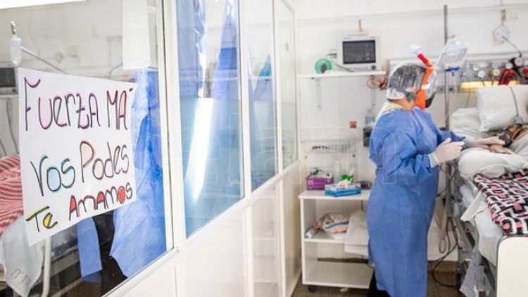 Argentina reporta 21.469 contagios y 400 personas murieron por coronavirus
