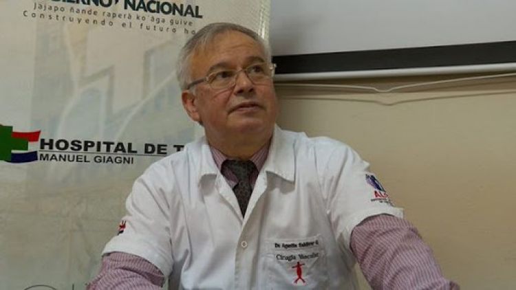 Niño herido por policías empieza a caminar y este fin de semana tendría su alta