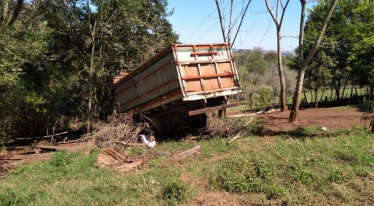Bebé de 8 meses muere arrollado por camión manejado por adolescente