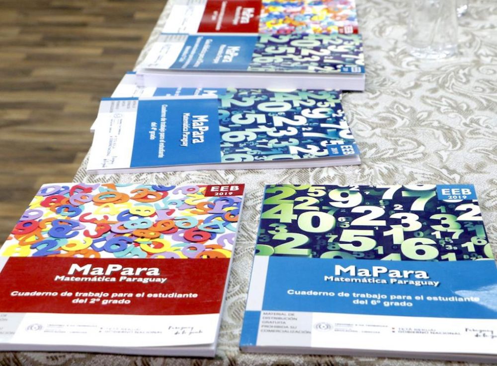 MEC suspende entrega de libros de matemáticas tras críticas