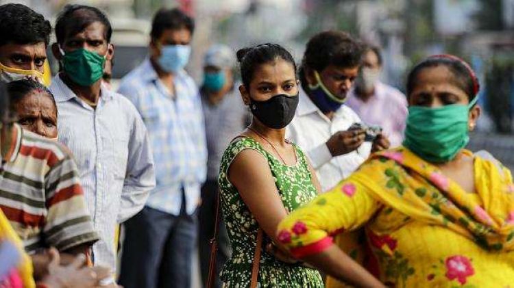 India supera los 7 millones de casos de Covid-19, que mató a 150.000 personas en Brasil