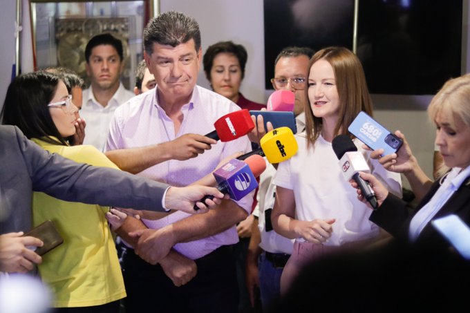 Efraín resaltó uso de padrón abierto en las internas de la Concertación