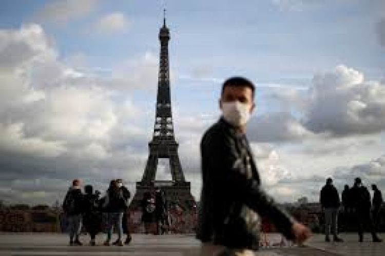 Francia alertó que la quinta ola de COVID-19 comenzó “como un rayo”