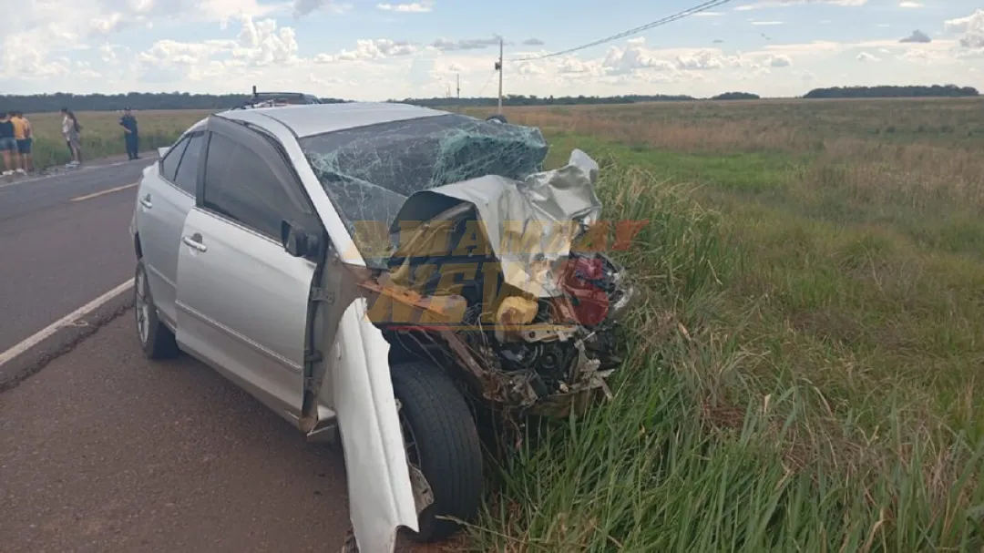 Violento choque frontal deja dos fallecidos y otras personas heridas sobre la ruta PY03