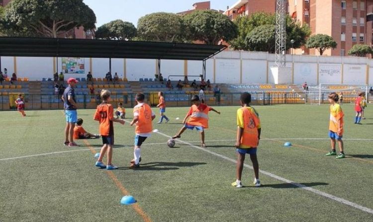 Entrenadores de escuelas de fútbol exigen vuelta de entrenamientos y competencias
