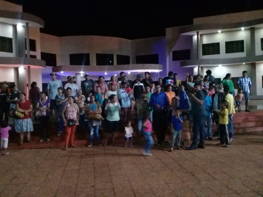 Abogado 360 Ricardo Villalba utiliza a niños e invasores para protestar en Pedro Juan