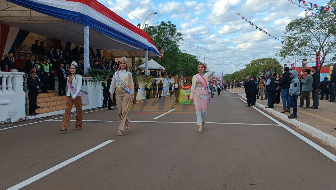 Concepción celebra sus 252 años con el tradicional desfile sobre la avenida Pinedo