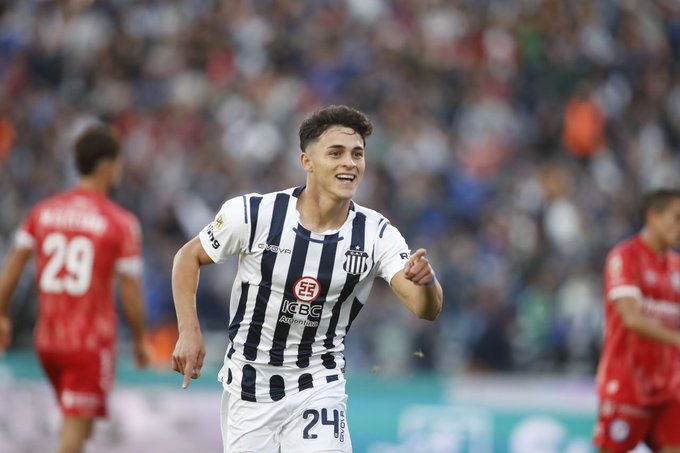Ramón Sosa sigue luciéndose en Talleres