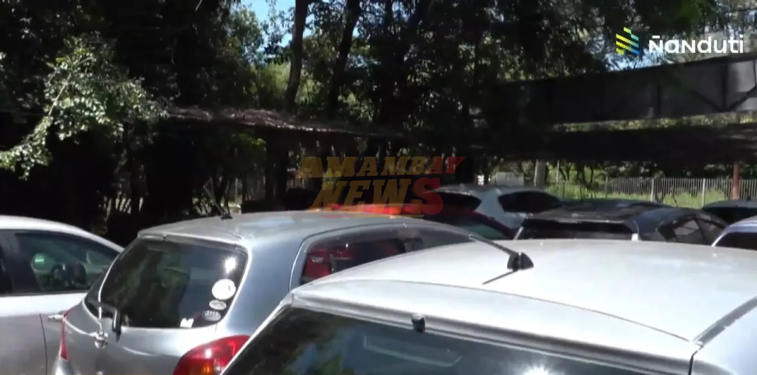 Policía allana escribanía por presunta estafa con vehículos defectuosos