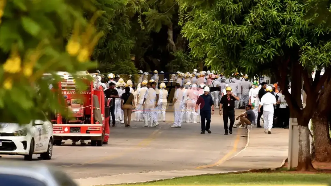 Fuga de amoníaco en frigorífico de San Antonio deja 6 pacientes graves y desata cierre temporal de la empresa