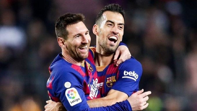 Lionel Messi y Modric se despiden de Sergio Busquets