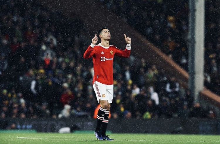 Un penal de Cristiano Ronaldo rescata al United ante el Norwich