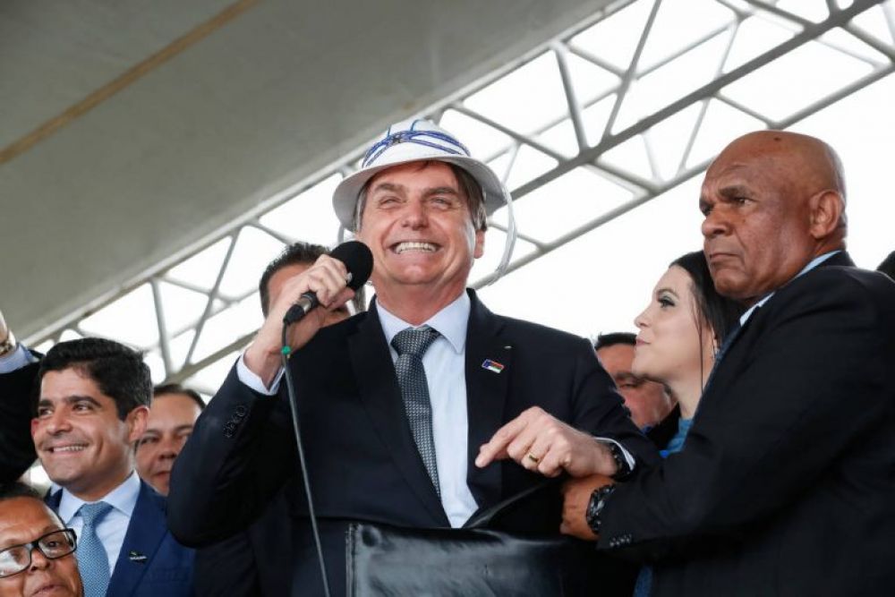 Bolsonaro tiene 30 días para responder al Congreso brasileño sobre Itaipú