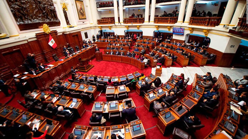 Crece la tensión en Perú: Congreso desconoce decisión de Pedro Castillo