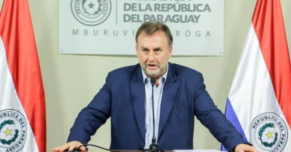 Presentan otra denuncia contra el ministro de Hacienda