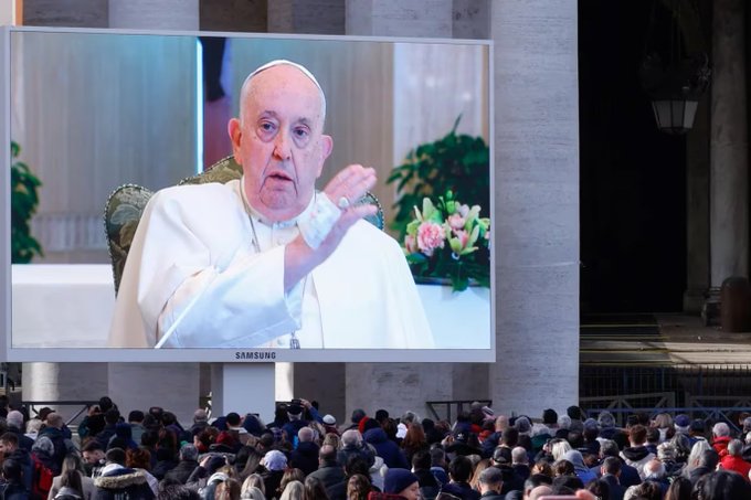 El papa Francisco reveló que tiene una “inflamación pulmonar”