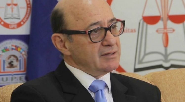 "Me aprovech de la oportunidad", dice decano que se vacun antes de tiempo