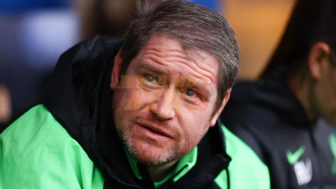 Investigan la muerte del exentrenador del Liverpool femenino Matt Beard