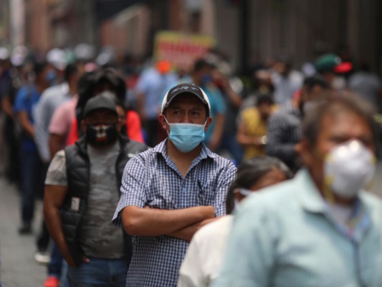 Decesos por coronavirus en México suben a 56,543, casos rebasan los 517,000