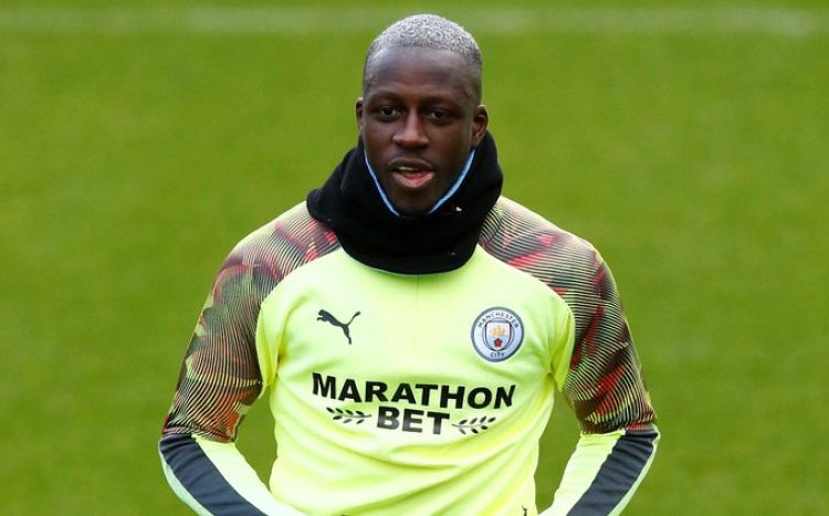 Presentan séptimo cargo por abuso sexual contra un jugador del Manchester City