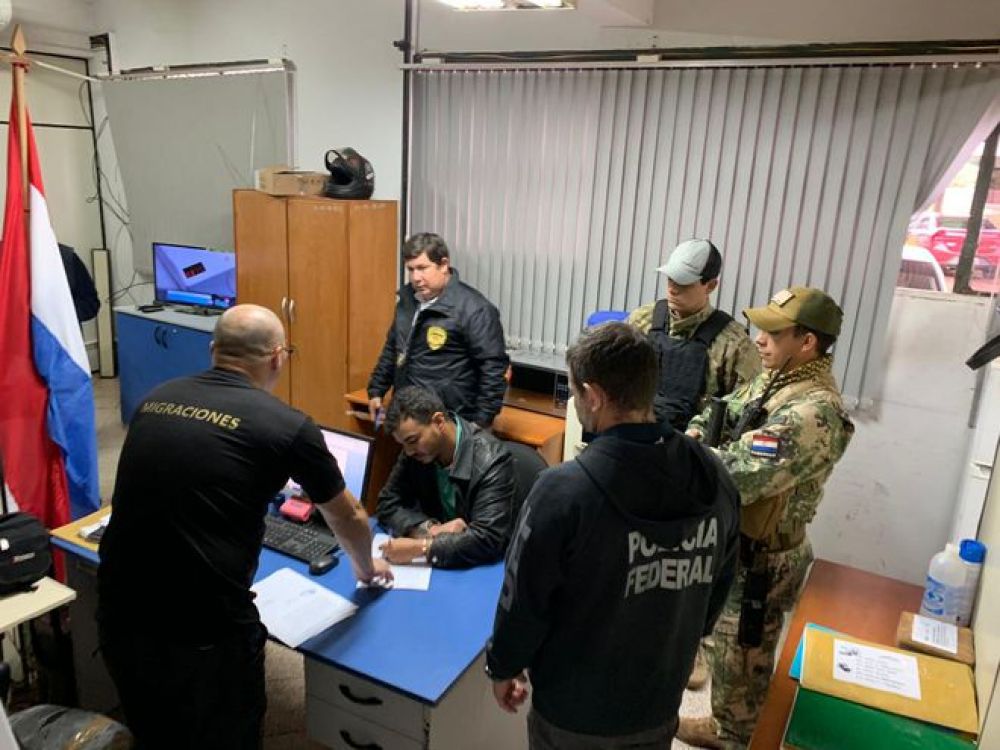 Expulsan a brasileño con antecedentes por homicidio
