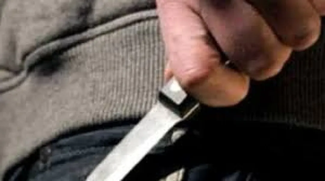 Hombre muere apuñalado en presunto conflicto pasional