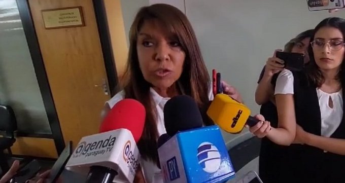 Senadora pide destitución del ministro de Agricultura