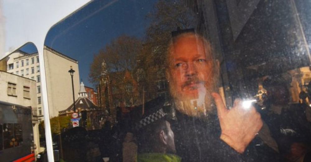 El Reino Unido firma la orden de extradición de Assange a EEUU
