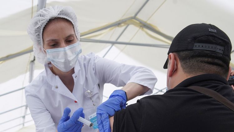El Ministerio de Salud ruso aprueba un estudio de la combinación de las vacunas Sputnik Light y la de AstraZeneca