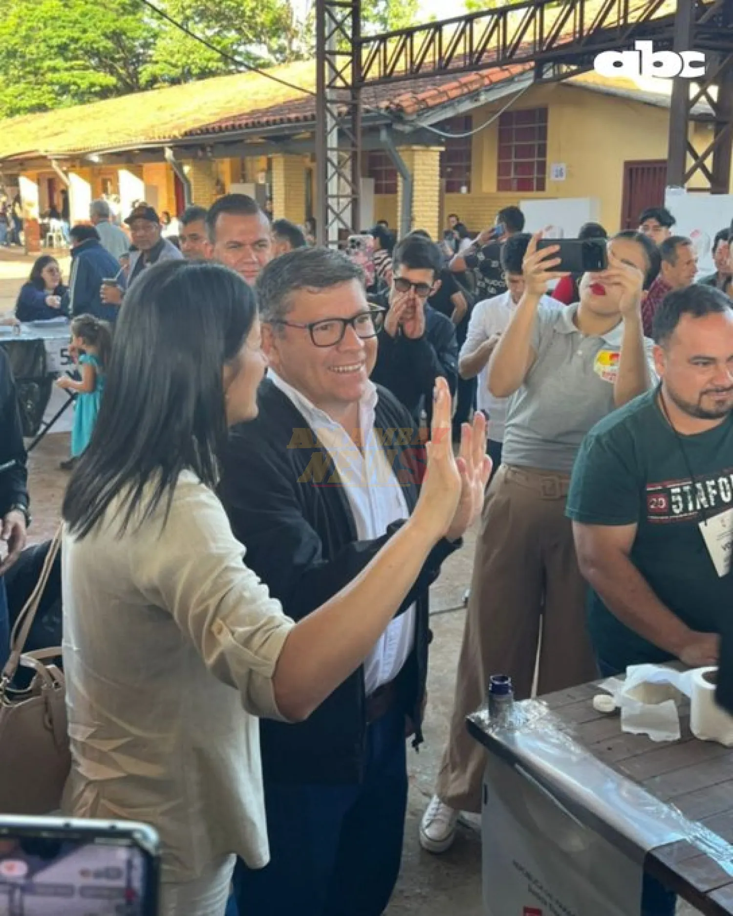 Dani Mujica vota temprano y llama a una jornada electoral pacífica y participativa