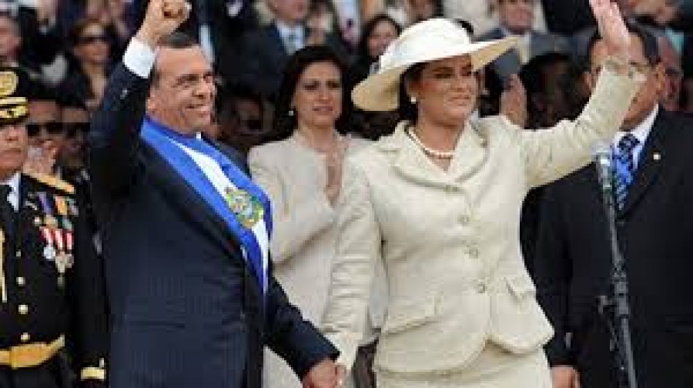 Condenan a 58 años de cárcel por corrupción a la esposa del expresidente hondureño
