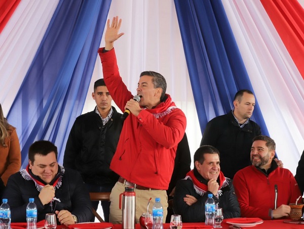 Santi adelanta la carrera electoral: Alliana, su carta fuerte