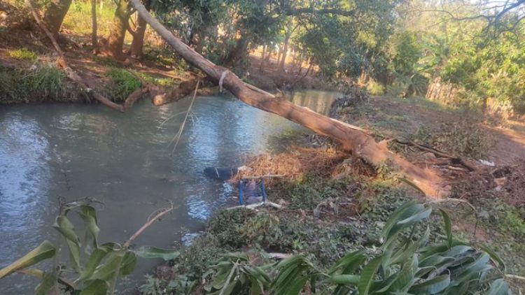 Hallan cadáver de un hombre en un arroyo de CDE